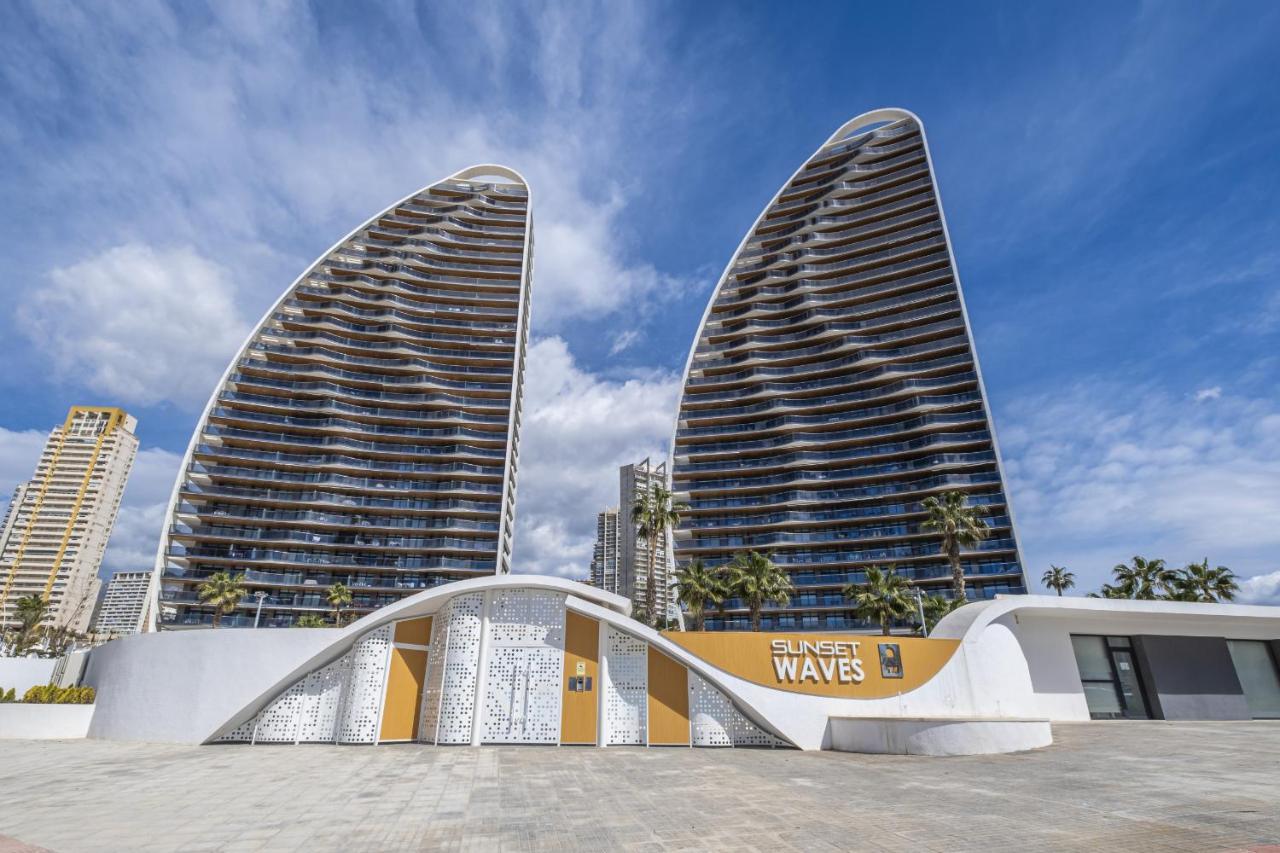 Sunset Waves Deluxe Apartments Poniente Beach Resort Benidorm Esterno foto
